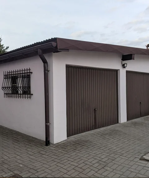 Construction garage