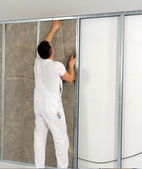 Pose de cloisons en plaques de plâtre (1)